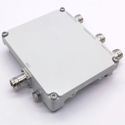 Buitengroep Tri-band Low Pim Combiner RF Combiner 698-960 1710-2170 2300-2700 MHz IP65
