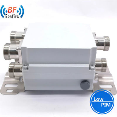 Dual Band Combiner 790-862 880-960MHz voor Indoor/Outdoor IP65 12.00cm * 10.00cm * 6.00cm