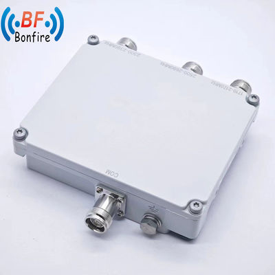 1710-2170MHz 2300-2690MHz RF Low Pim Diplexer met N vrouwelijke connector 4 Way Combiner