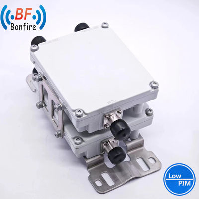 HLQ-XXXXX Dual Band Combiner Duplexer 1710-2170MHz 2300-2690MHz met IP65-bescherming