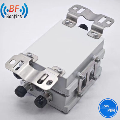 HLQ-XXXXX Dual Band Combiner Duplexer 1710-2170MHz 2300-2690MHz met IP65-bescherming