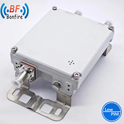 Grijs 1710-2170MHz 2300-2690MHz RF Low Pim Cavity Duplexer Combiner N Vrouwelijk Type voor communicatie