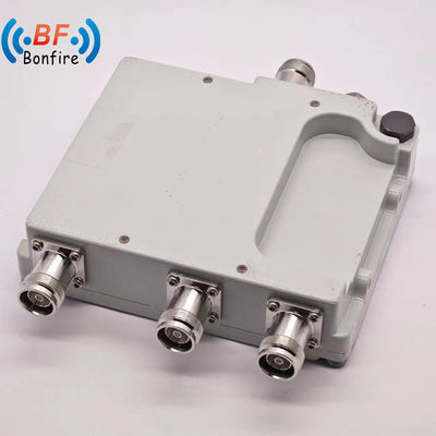 4X4 Low Pim 1710-1880 1920-2170 2300-2400 2500-2700MHz met N 4.3-10 DIN Connector Grijs