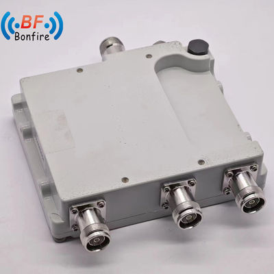 Tri-band triplexer combinator N 4.3-10 DIN connector voor IBs/Das overkoepelende projectlevering