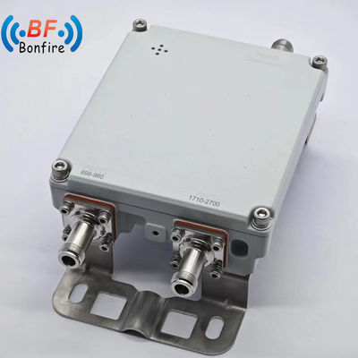 Oplossingen voor inbouw 100 W UHF Triplexer 698-960 1710-2170 MHz N-vrouwelijk/BNC-vrouwelijk interface