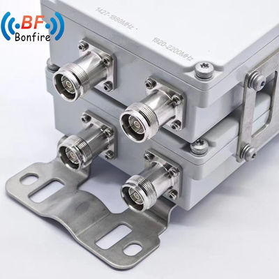 Oplossingen voor inbouw 100 W UHF Triplexer 698-960 1710-2170 MHz N-vrouwelijk/BNC-vrouwelijk interface