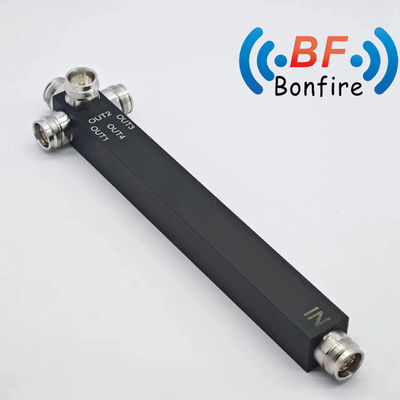 IP65 4 Way Reactive Power Splitter voor binnen/buiten met 4.3-10 connector 698-3800MHz