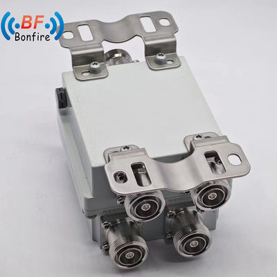 Op maat gemaakte grijze 300W waterdichte IP65 RF Diplexer Combiner met 4.3-10 vrouwelijke aansluiting