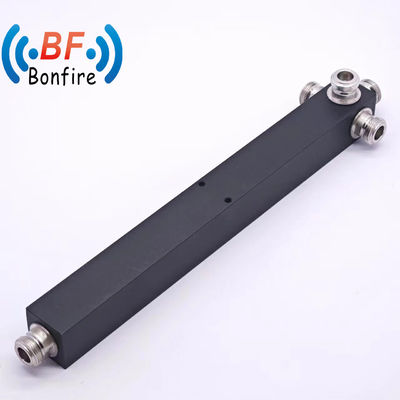 Pakket Bruto Gewicht 0,510 kg Vierweg Power Divider Splitter SMA Vrouwelijk Type 617-4000MHz