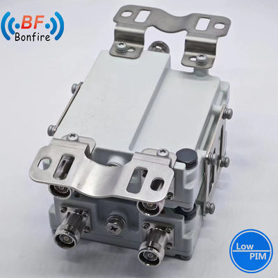 RF Triplexer Diplexer Combiner 1710-1880 1920-2170 2300-2400 2500-2700MHz Enkel 4,3-10f -160 Dbc IP67