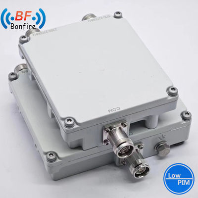 Grijs triplexer RF combinator 50W 2 Way UHF 1710-1880 1920-2170 2300-2400 2500-2700MHz N-50K connector