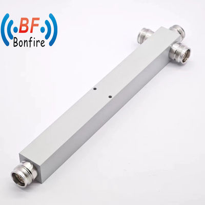 Op maat gemaakte 2-weg High Power Wideband Reactive Power Splitter 2400-6000MHz NF Grijs/rood
