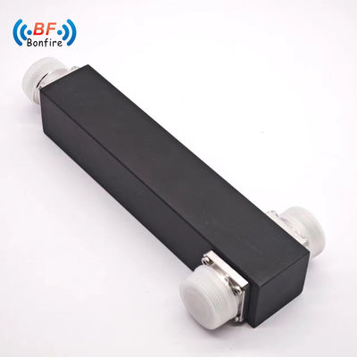 Grijze 2 Way Splitter 2400-6000MHz DIN-F Zwart Op maat gemaakt Pakket Bruto Gewicht 0,510kg