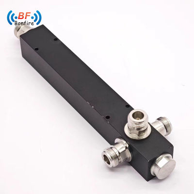 12.00cm * 7.00cm * 4.00cm Pakketgrootte 5000-6000MHz 2 Way Power Divider
