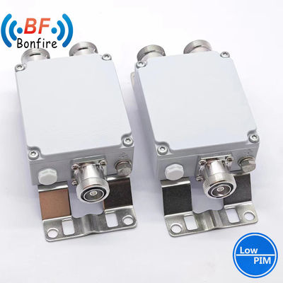 DIN Vrouwelijke RF combinator Coaxiale RF Attenuator 2300-2400 2500-2700MHz 200W Attenuator