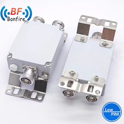 DIN Vrouwelijke RF combinator Coaxiale RF Attenuator 2300-2400 2500-2700MHz 200W Attenuator