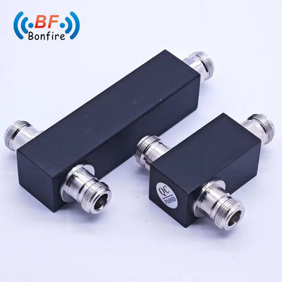 Rood aangepast 2 Way Power Divider 617-4000MHz High Frequency Power Splitter SMA Vrouwelijk