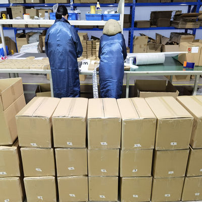 4 in 4 uit Hybride combinator Hybride koppel 698-4000MHz N-F 2.000kg Pakket Bruto Gewicht