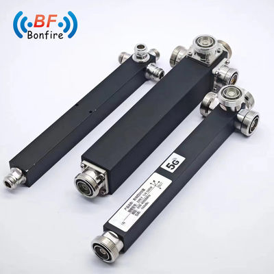 Op maat gemaakte 617-4000MHz 4 Way Power Divider N Vrouwelijke OEM/ODM Productie Telecommunicatie