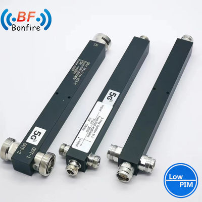 Innen/buiten IP65 RF Power Splitter 50W 2 Way 350-3800MHz 4.3/10-Vrouwelijke connector