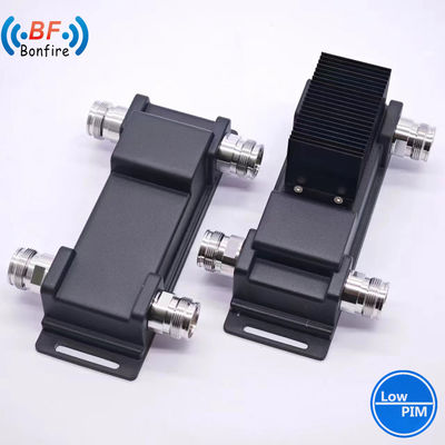 100W 90 graden 3dB RF Hybride koppelaar 698-4000MHz Hybride combinator IP60 N Vrouwelijk Rood
