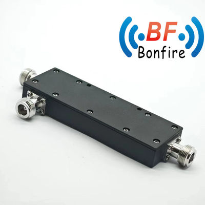 Breedband 698 3800MHz Directional Coupler voor televisie-signaal Rood Op maat gemaakt ontwerp