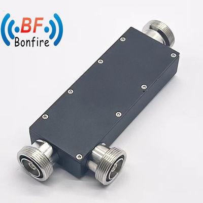 20W N Vrouwelijke dubbelrichtingscoupler voor 1,5 GHz-4,5 GHz frequenties in aangepaste kleur