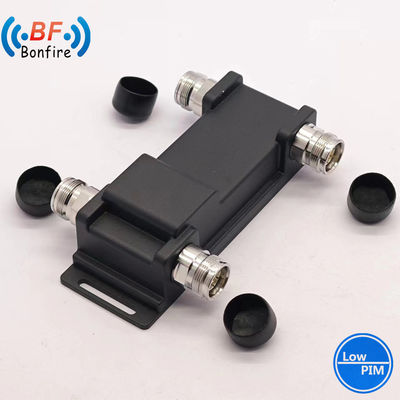 Indoor/outdoor IP65 698-3800MHz 2X2 Hybrid Combiner met lage Pim -160dbc 2 in 2 uit