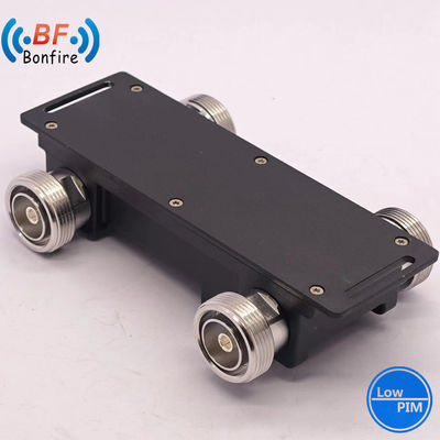 Zwarte 4.3/10-Vrouwelijke RF Hybride Combiner 698-3800MHz 2X2 3dB Hybride Coupler voor Ibs/Das