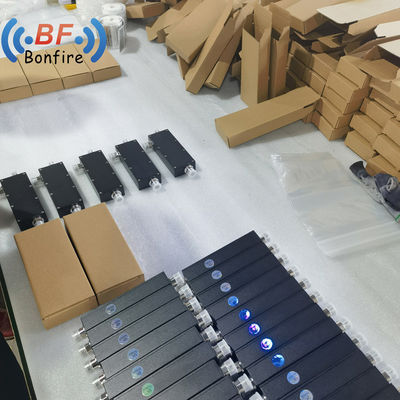 Innen/buiten IP65 VHF UHF 136-470MHz RF 8dB richtingskoppeling N Vrouwelijke aansluiting
