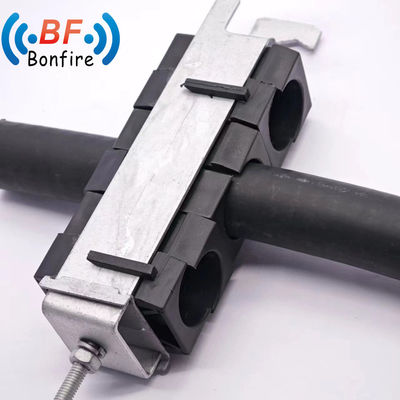 Verbeter het kabelbeheer met KXK-XXXXX Single Stack 1-5/8&quot; Coaxial Cable Feeder Clamps
