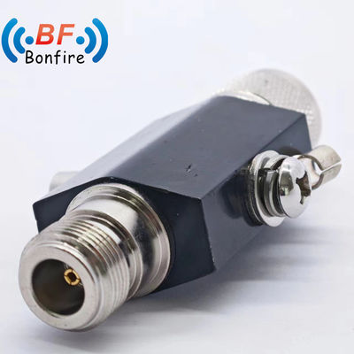 Pakket Bruto Gewicht 0,220 kg N-M tot N-F/N-F tot 4.3-10-F/4.3-10-M tot 4.3-10-F RF Surge Protector
