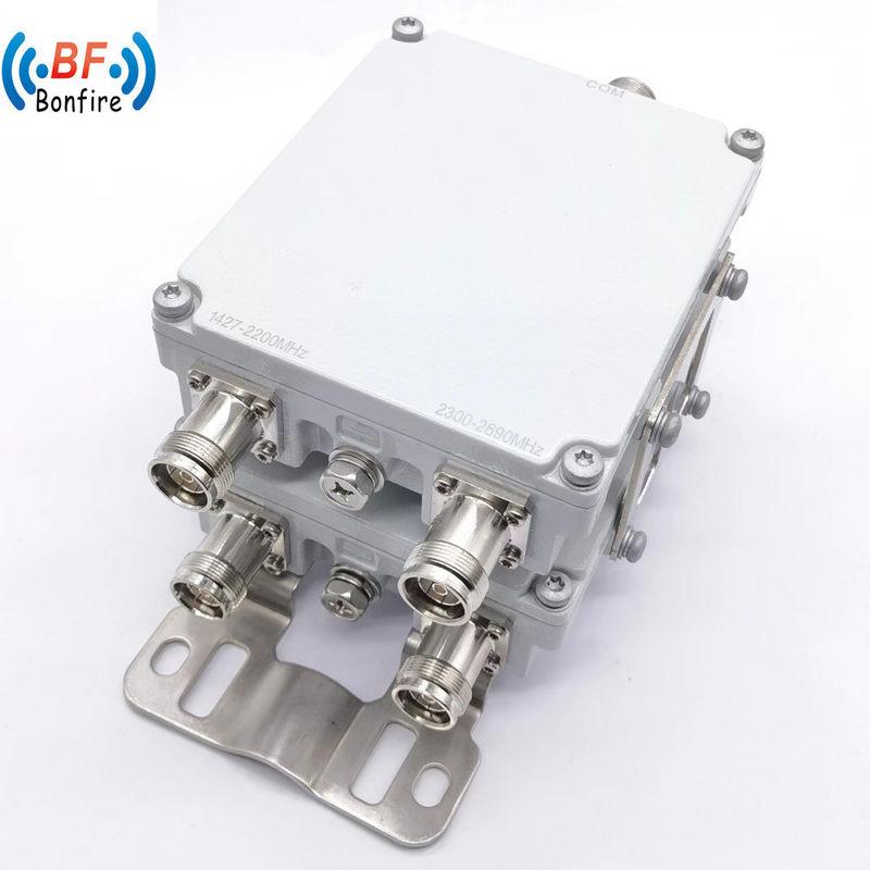 Dual-Band Low Pim Combiner 698-960MHz 1710-2700MHz 4.3-10-F DIN-F voor 4G LTE-netwerk