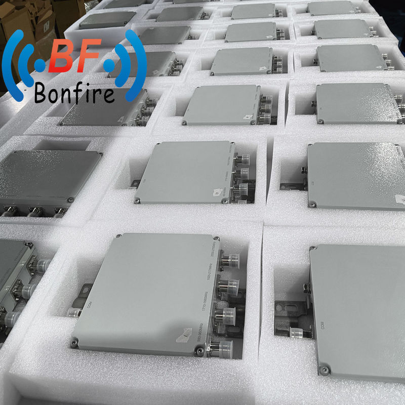 4.3-10f DIN-F Interface RF Quadplexer Multiplexer voor 698-960/1710-1880/1920-2170/2600-3800MHz