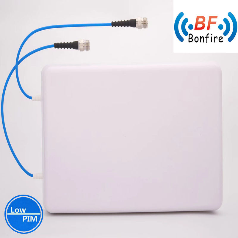 Indoor gebruik 698-2700MHz MIMO Directional Panel Antenna voor 4G 5G Omni Antenna