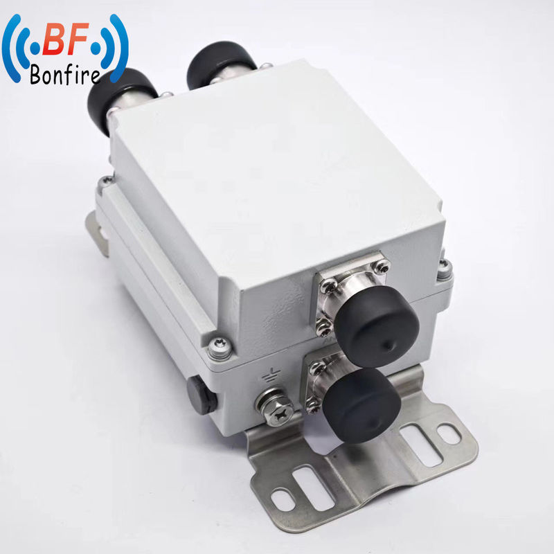 Innen/buiten IP65 1710-2170MHz 2300-2690MHz RF Signal Unit Dual Band Duplexer Combiner