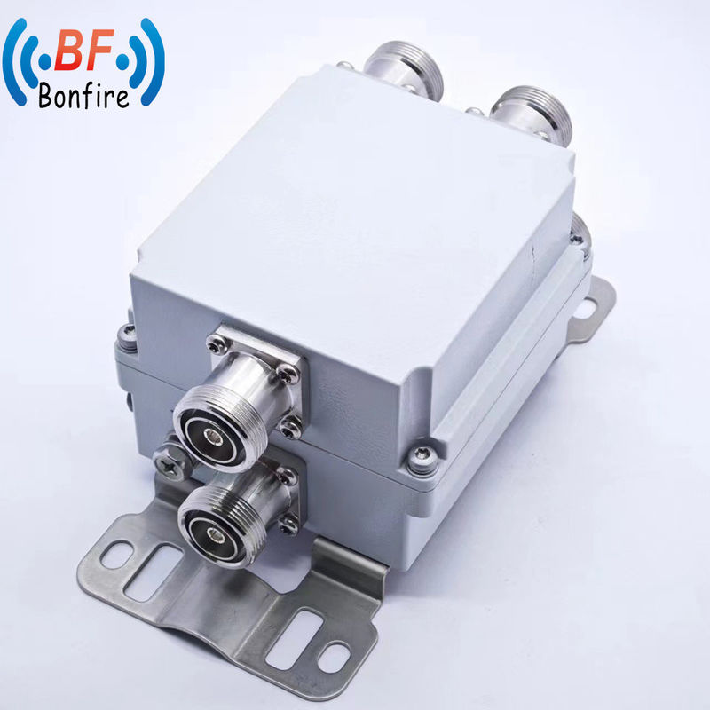 Innen/buiten IP65 1710-2170MHz 2300-2690MHz RF-diplexer met 7/16DIN vrouwelijke aansluiting