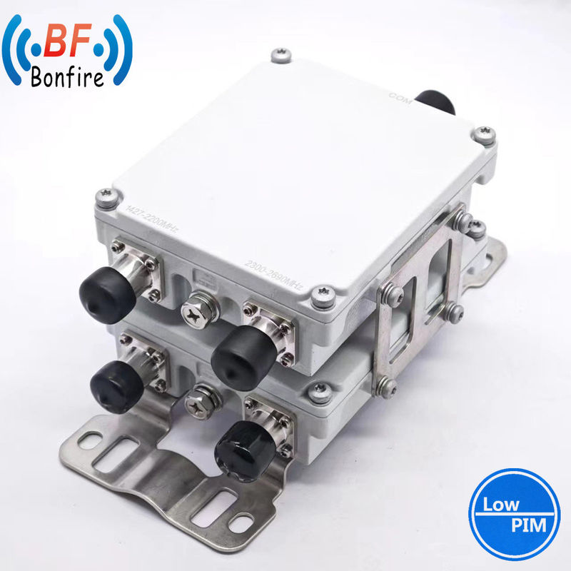 Gepersonaliseerde Low Pim Triple-Band Combiner N Vrouwelijke 1710-2170MHz 2300-2690MHz RF Triplexer