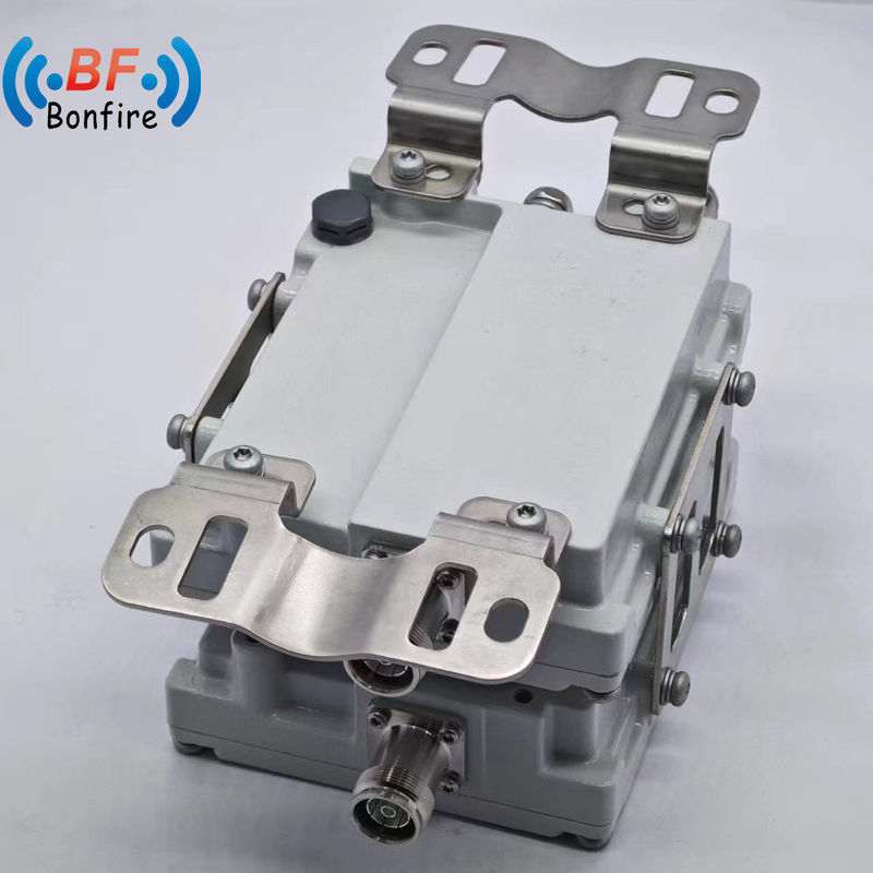 4.3-10 Vrouwelijke connector 5g RF Quad Combiner 1710-1880 1920-2170 2300-2400 2500-2700MHz