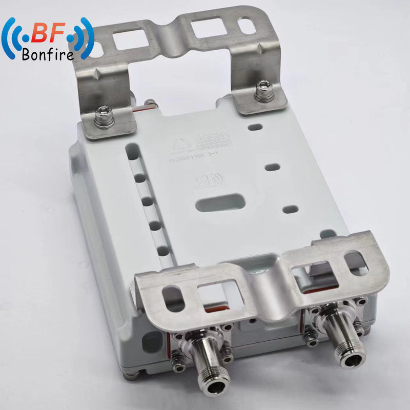 Passive Combiner RF Triple Band Triplexer voor GSM Dcs WCDMA DIN-Female RF Diplexer