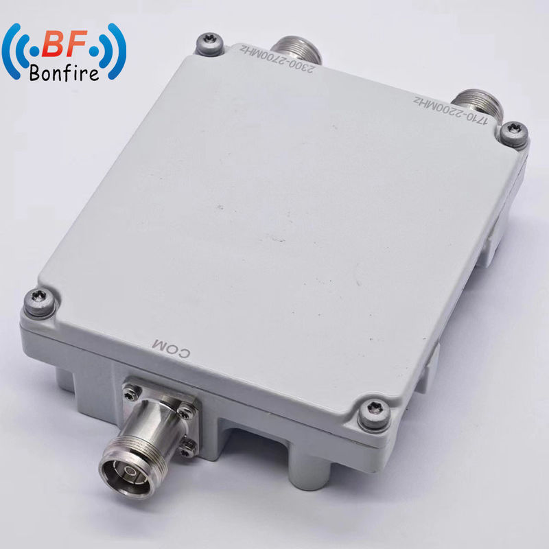 2300-2400 2500-2700MHz Low Pim -150dbc RF Triplexer met N/4.3-10 connector en DIN-F interface