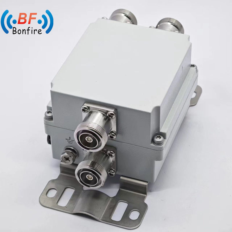 4.3-10f DIN-F Interface Triplexer Combiner voor 5g Markt 300W 1920-2170 2300-2400 2500-2700mhz Lage Pim