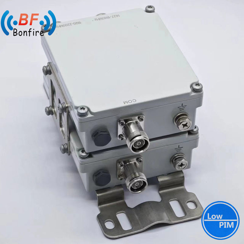 4.3-10f DIN-F Triplexer RF Combiner 200W 2300-2400 2500-2700MHz met N vrouwelijke connector