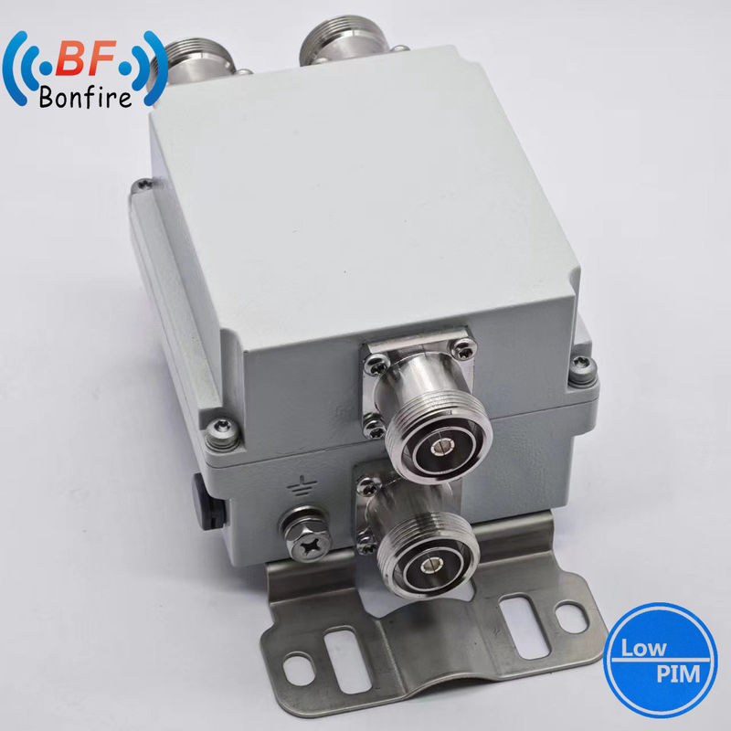 Gepersonaliseerde Low Pim 200W Triplexer RF Diplexer Combiner voor Ibs/Das Overall Capacity