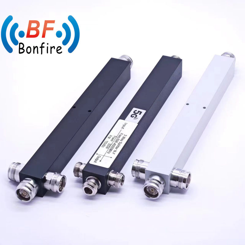50W Rood bekleed 617-4000MHz 2/3/4 Way Power Divider Splitter met klantvereisten