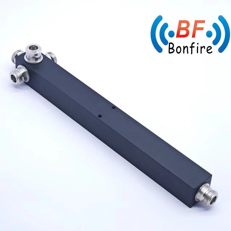 Pakket Bruto Gewicht 0,510 kg Vierweg Power Divider Splitter SMA Vrouwelijk Type 617-4000MHz