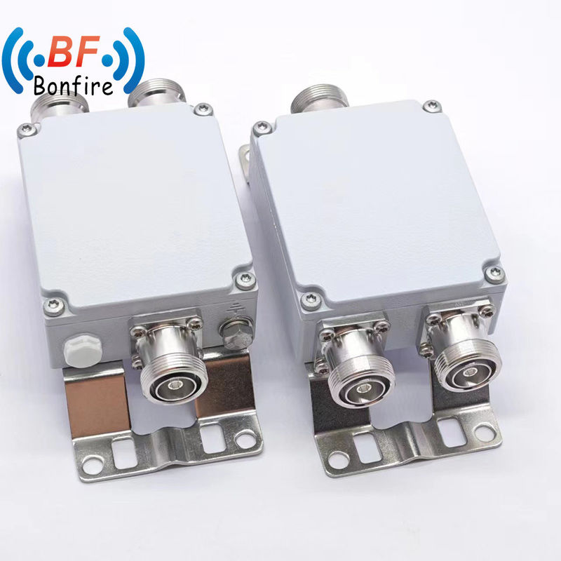 N Man tot N Vrouwelijke RF Combiner Dual Band Combiner RF Coaxial Fixed Attenuator 2500-2700MHz 3-40 dB