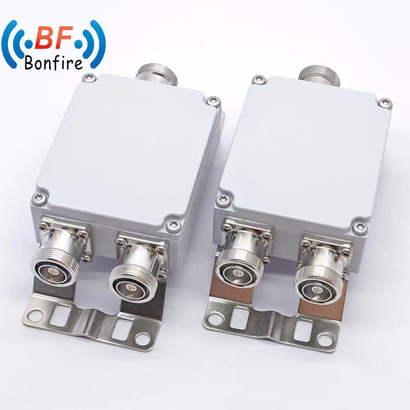 4.3-10f DIN-F N-F RF combinator voor binnen/buiten IP65 1920-2170 2300-2400 2500-2700MHz