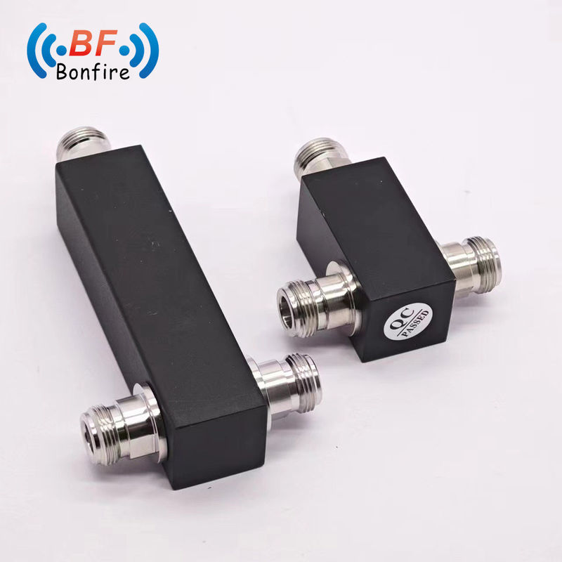 0.510kg Bruto Gewicht 617-4000MHz 2 Way Power Splitter Combiner SMA Vrouwelijke Power Divider