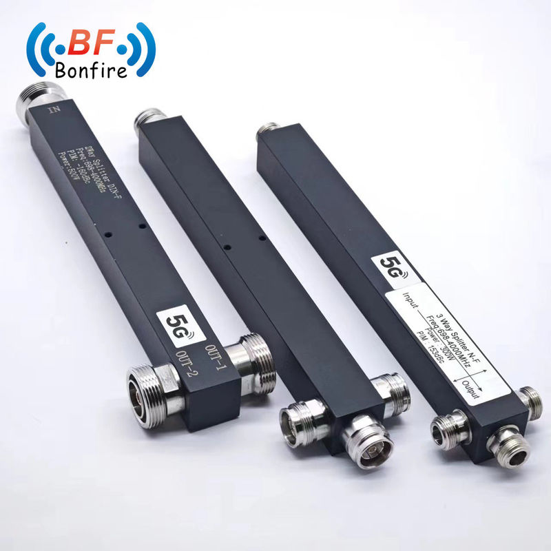 Op maat gemaakte 617-4000MHz 4 Way Power Divider N Vrouwelijke OEM/ODM Productie Telecommunicatie